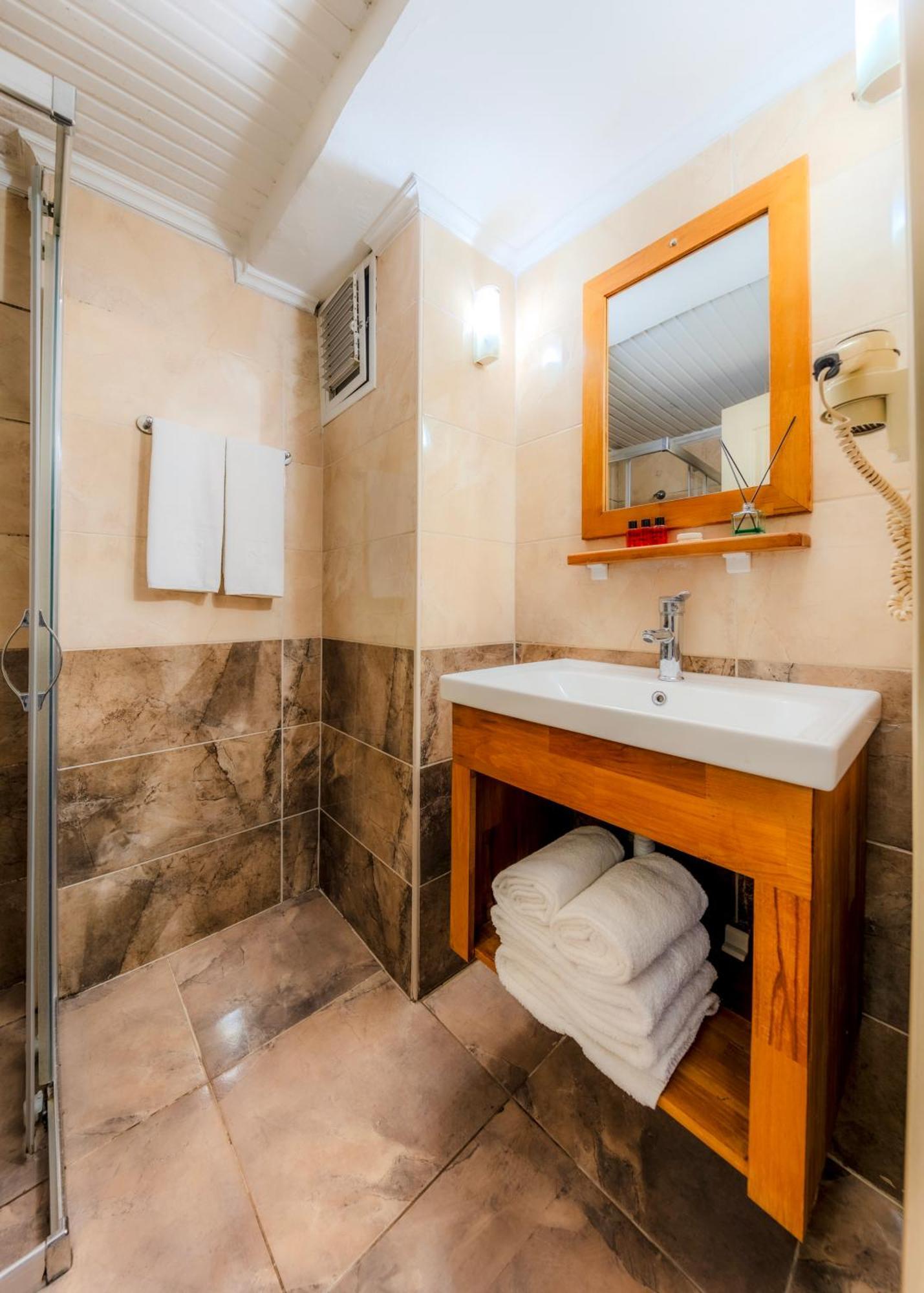 Hamit Hotel Стамбул Экстерьер фото
